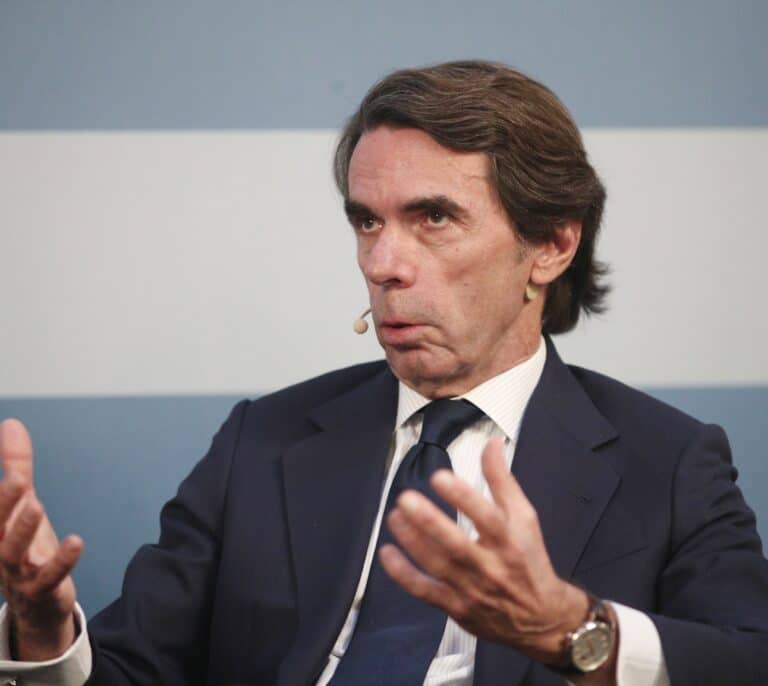 Aznar advierte de que si vuelven a gobernar PSOE y UP se abrirá un "proceso constituyente irreversible" para España