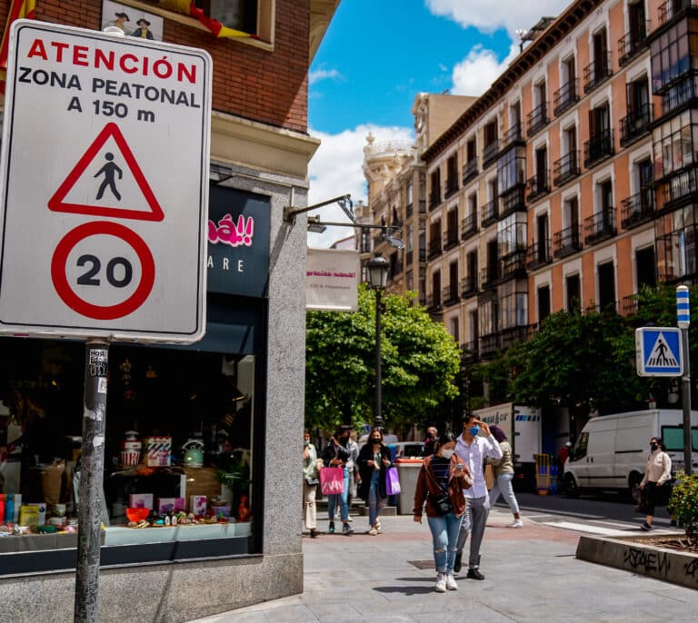 Automovilistas y moteros piden revisar la eliminación de los 20 km/h para adelantar tras el aumento de muertes en 2022