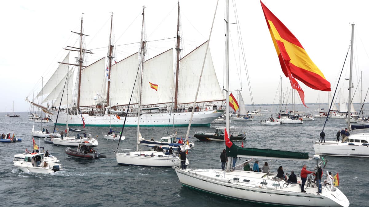 Salida del buque escuela 'Juan Sebastián de Elcano' con motivo del inicio de su XCIV crucero de instrucción