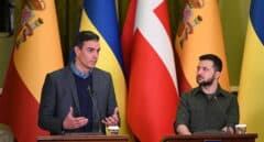 Sánchez expresa a Zelenski su "apoyo total" y se compromete a seguir adiestrando militares ucranianos y más envíos de material