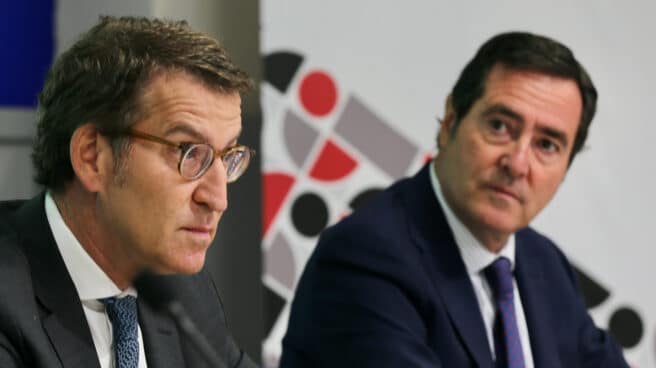Feijóo y Garamendi, en un curso sobre autónomos y emprendedores. Feijóo y Garamendi, en un curso sobre autónomos y emprendedores.
