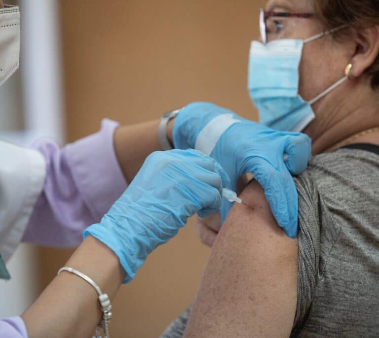 La falta de enfermeras llega al Foro de Davos: España necesita 238.000 para 2030