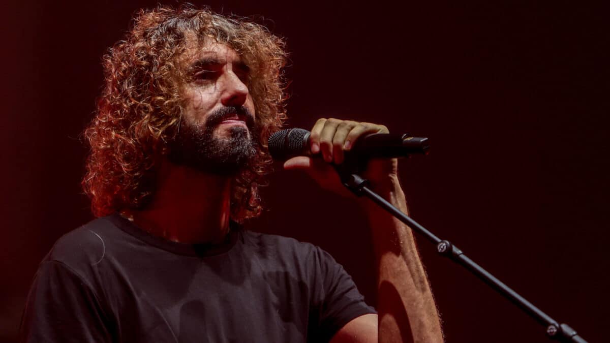 Mikel Izal actúa durante su despedida de los escenarios, en el WiZink Center, a 29 de octubre de 2022