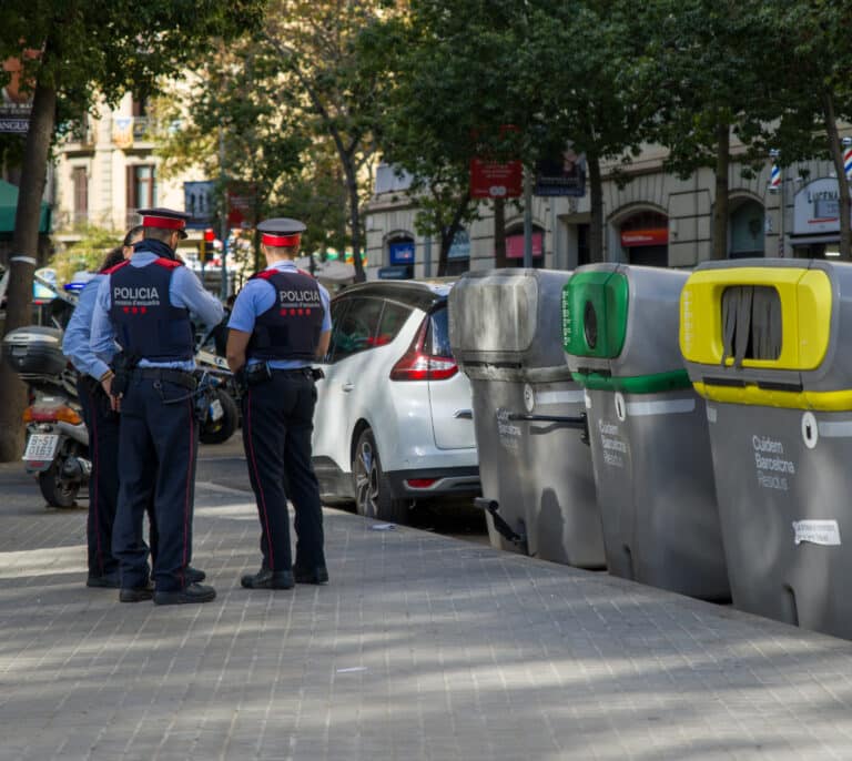 Investigan a un agente de los Mossos d'Esquadra por una presunta agresión sexual a una mujer trans