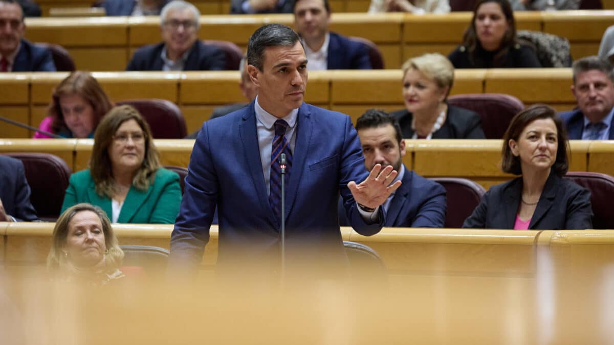 El presidente del Gobierno, Pedro Sánchez, interviene durante una sesión de control al Gobierno en el Senado, a 21 de diciembre de 2022, en Madrid (España). El presidente del Gobierno, Pedro Sánchez, y el líder del PP, Alberto Núñez Feijóo, celebran este miércoles su último cara a cara del año en el Pleno del Senado en un clima de tensión y crisis institucional tras la decisión del Tribunal Constitucional de paralizar la ley que buscaba renovarlo. 21 DICIEMBRE 2022;GOBIERNO;SESIÓN DE CONTROL;SENADO;SENADORES;ACTUALIDAD;POLÍTICA Jesús Hellín / Europa Press 21/12/2022