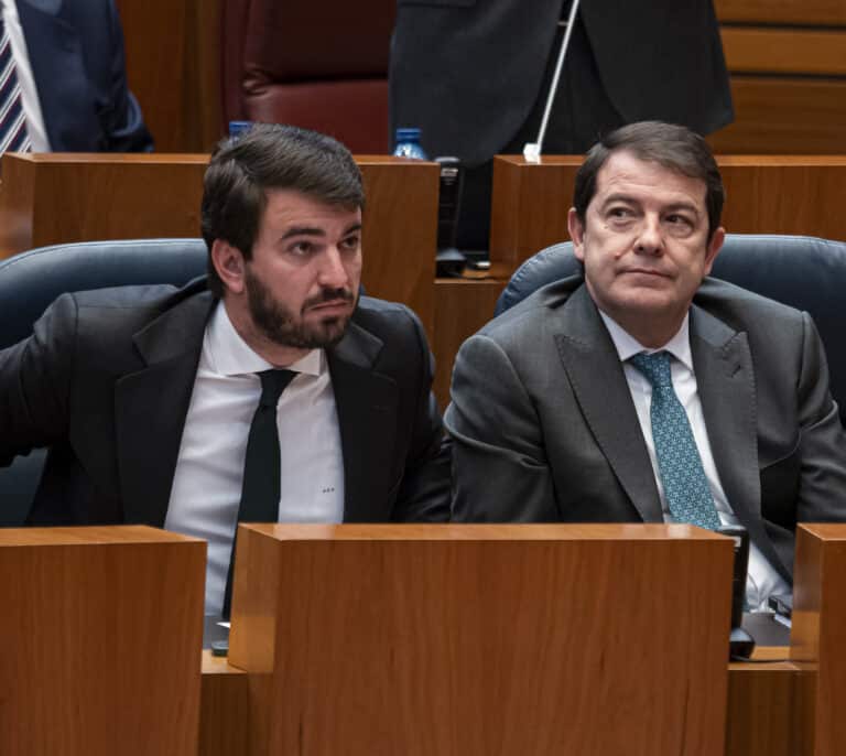 Ultimátum del PP a Vox: "O corregís a García-Gallardo o lo corregimos nosotros"