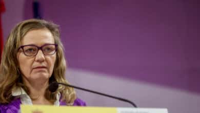 Polémica en Twitter entre Victoria Rosell y una persona que se quejaba del servicio del 016
