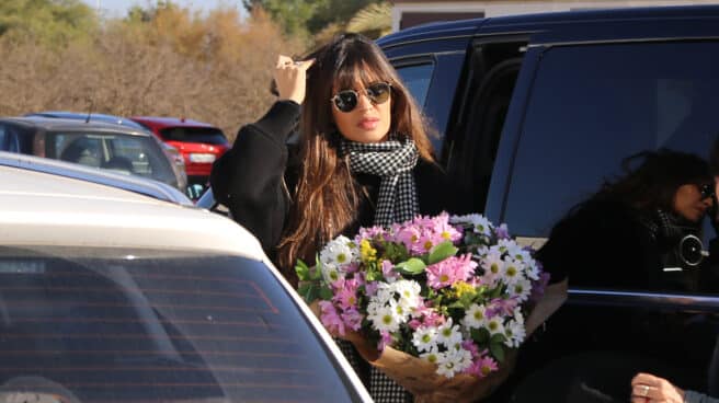 Sara Carbonero llega al tanatorio para despedirse de Elena Huelva, a 04 de enero de 2023, en Camas (Sevilla).