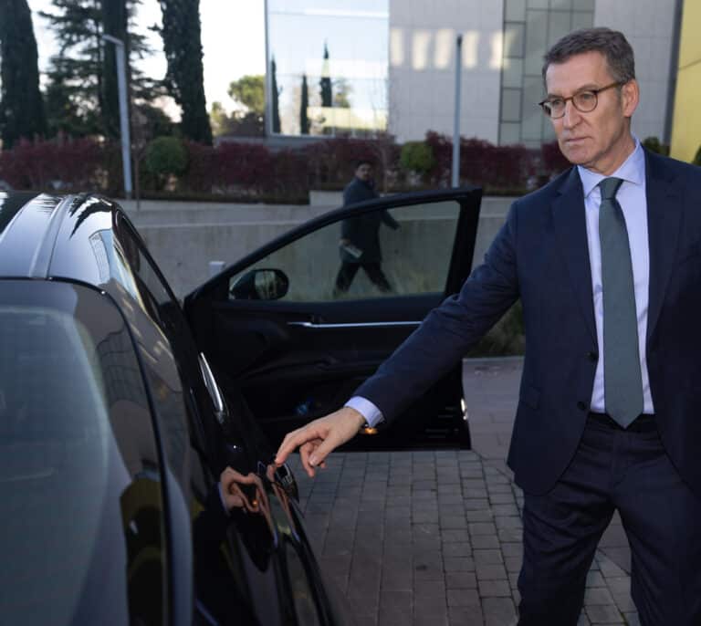 Feijóo se implicará en la campaña de Barcelona para remontar en las encuestas y lograr 5 o 6 concejales
