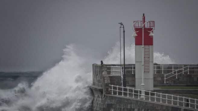 Oleaje en el puerto de Ribadesella (Asturias). Oleaje en el puerto de Ribadesella (Asturias).