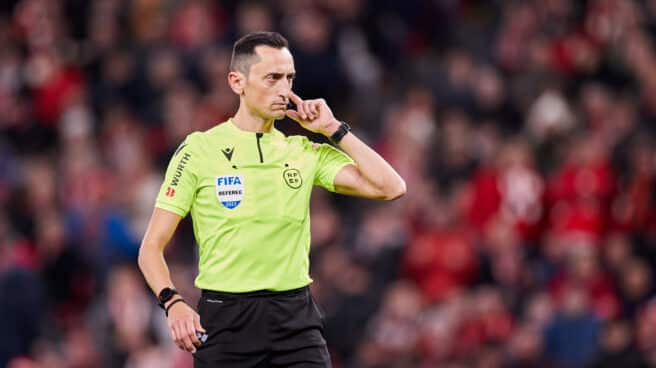 Sánchez Martínez, árbitro que pitó el Athletic-Real Madrid y que se vio por Dazn Sánchez Martínez, árbitro de Primera División en un partido de fútbol