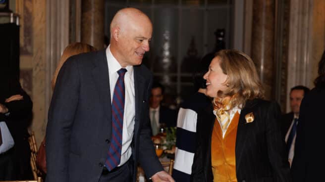 Los bancos de la UE se enfrentan al test de estrés de la EBA "más exigente" El presidente de la Autoridad Bancaria Europea, José Manuel Campa y la vicepresidenta primera y ministra de Asuntos Económicos y Transformación Digital, Nadia Calviño