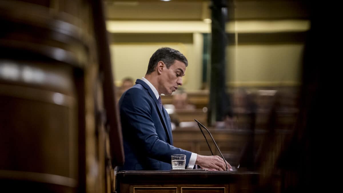 El presidente del Gobierno, Pedro Sánchez, interviene durante una sesión plenaria en el Congreso de los Diputados, a 24 de enero de 2023, en Madrid (España). Sánchez ha informado hoy de los Consejos Europeos celebrados los días 20 y 21 de octubre y 15 de diciembre de 2022, así como de las medidas anticrisis. Estas comparecencias no se incluyeron en los últimos plenos de diciembre y habían quedado pendientes. Sánchez comparece después de los debates del decreto-ley que prorroga algunas de las medidas puestas en marcha tras la guerra de Ucrania para paliar los efectos de la subida precios y el de la nueva prestación para artistas. 24 ENERO 2023;MADRID;PEDRO SANCHEZ;CONGRESO DE LOS DIPUTADOS;COMPARECENCIA;CONSEJOS EUROPEOS A. Pérez Meca / Europa Press 24/1/2023