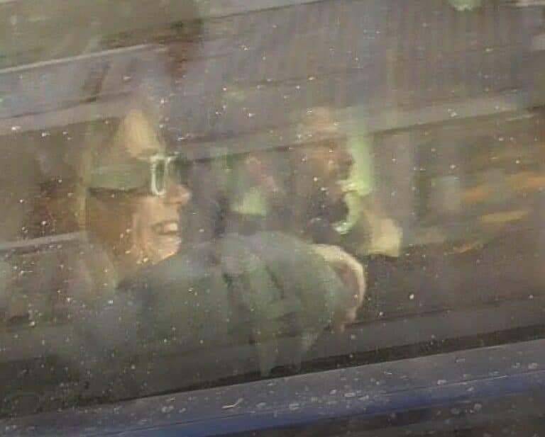 Clara Chía reaparece sonriente tras su visita al hospital por un supuesto ataque de ansiedad