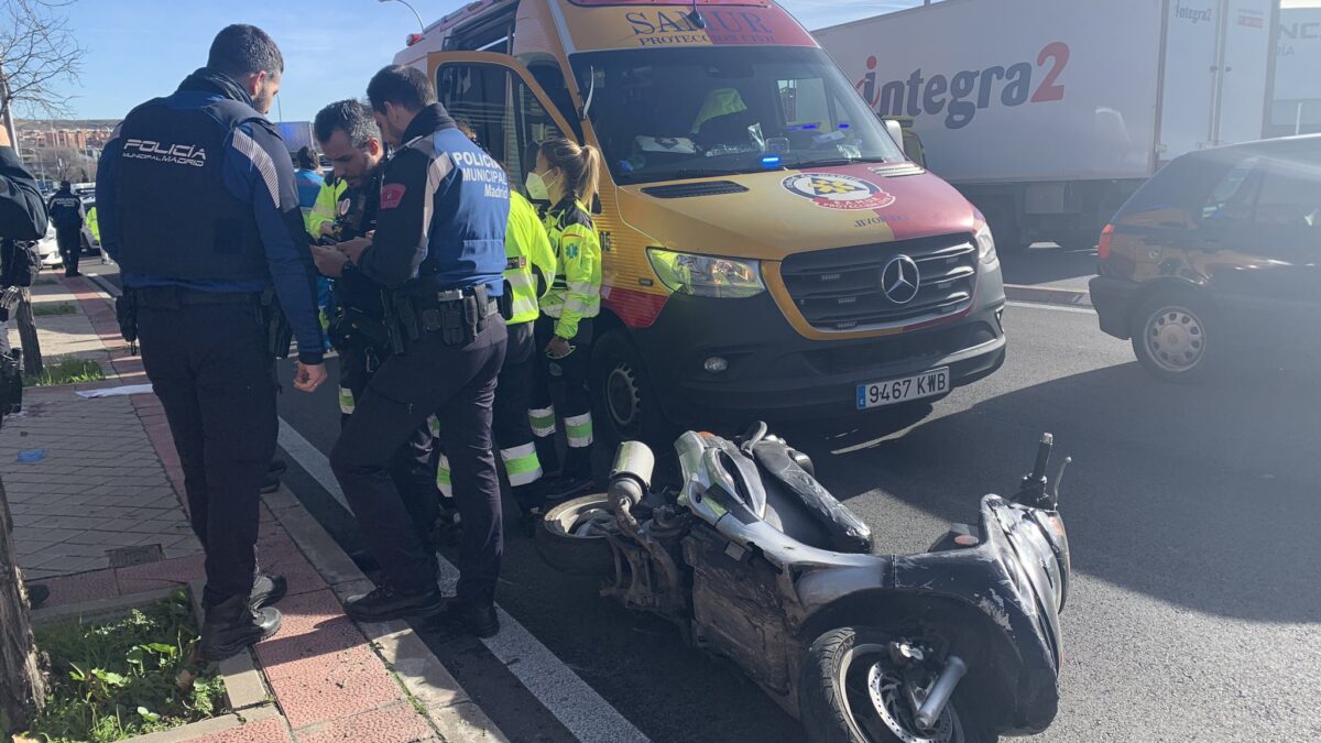 Muere un hombre de 54 años tras perder el control de su escúter en Madrid