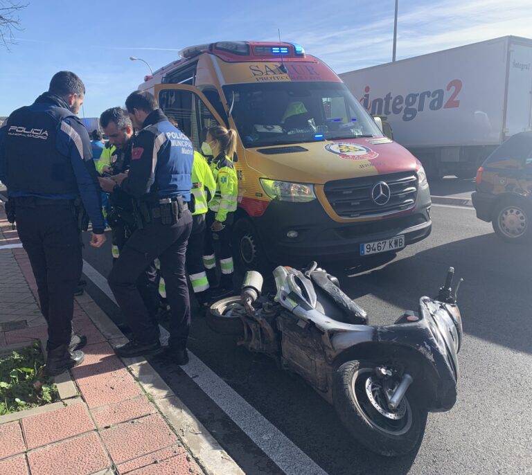 Muere un hombre de 54 años tras perder el control de su escúter en Madrid