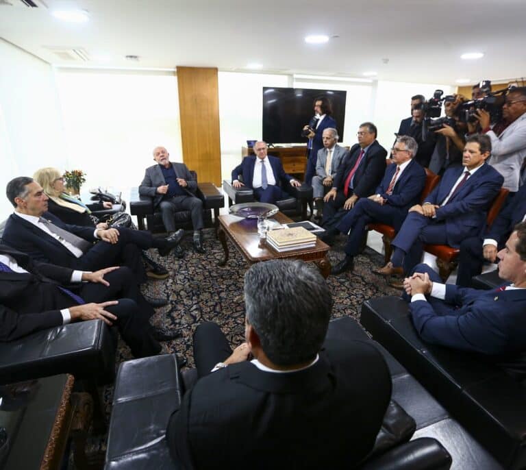 Los bolsonaristas provocan un efecto bumerán con su golpe fallido al unir a las instituciones en su contra