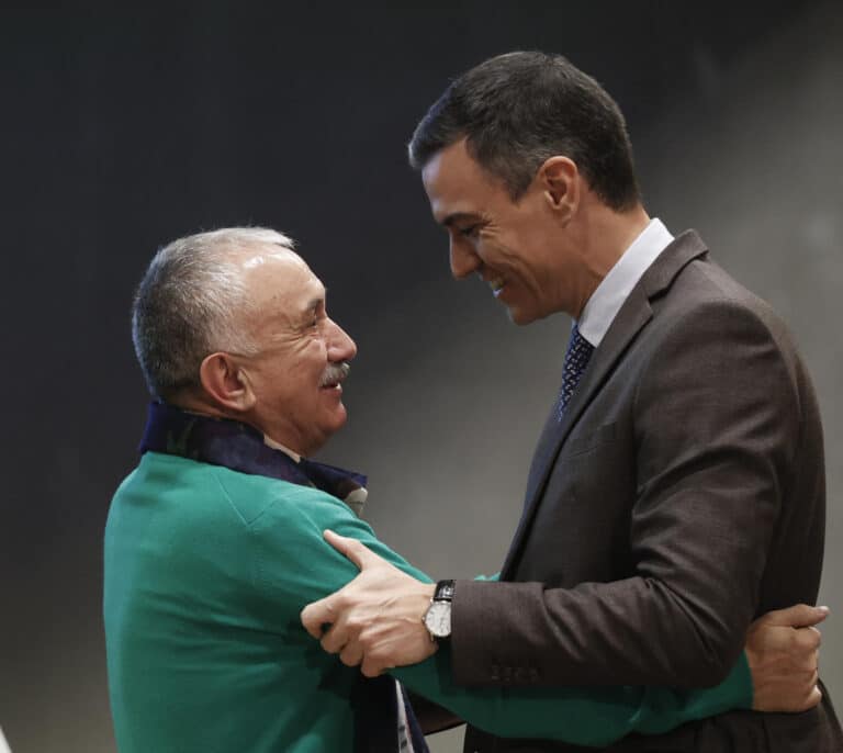Sánchez presume de reforma laboral y de pensiones frente a un PP "anclado en proteger los intereses de los poderosos"