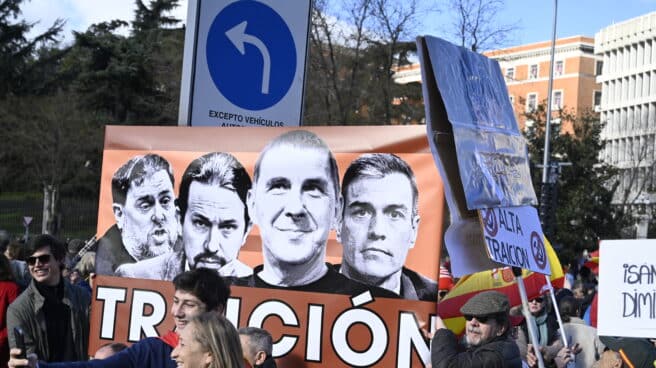 Manifestación en Cibeles contra Pedro Sánchez