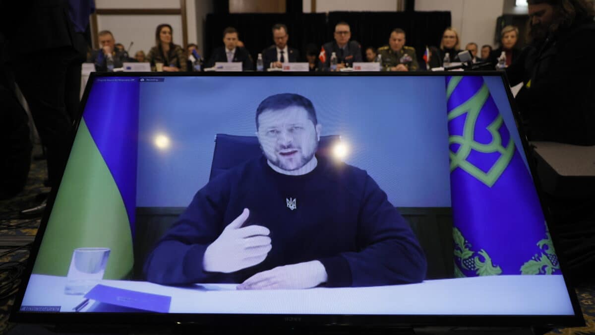 El presidente ucraniano se dirige a los reunidos en el Grupo de Contacto
