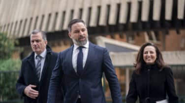 El PP se aleja de Vox para no alentar su estrategia y opta por un perfil bajo en la manifestación contra Sánchez