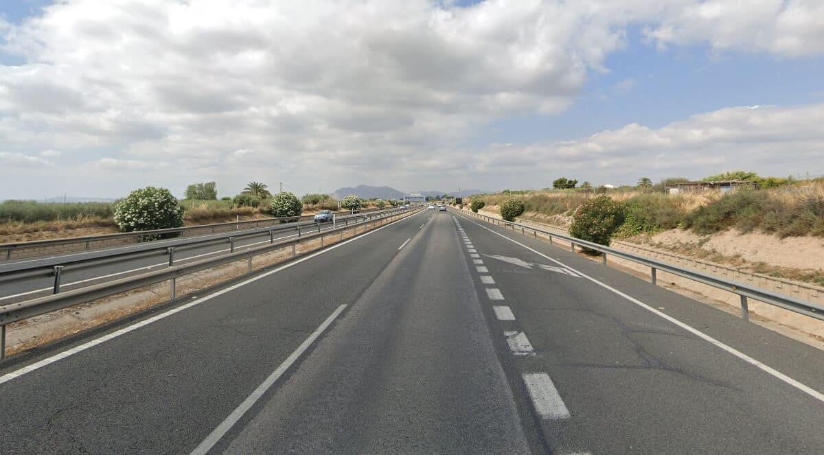 Un accidente de tráfico en Alicante termina con un disparo en la pierna y un culatazo en la cabeza