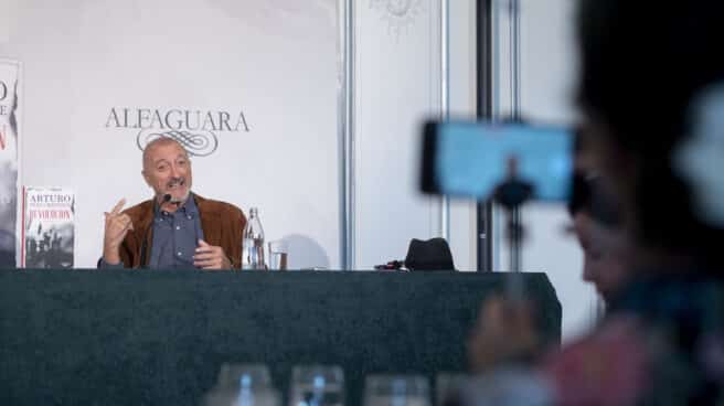 Arturo Pérez-Reverte, durante la presentación de su último libro.