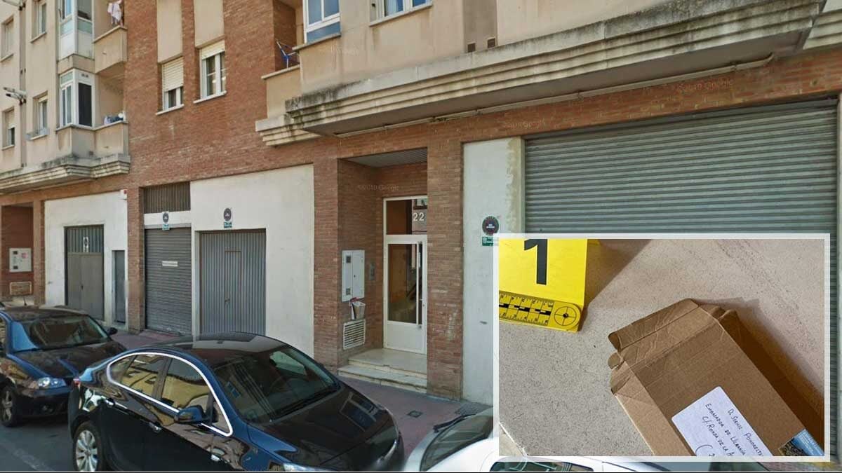 Portal de la vivienda del detenido por el envío de cartas explosivas.