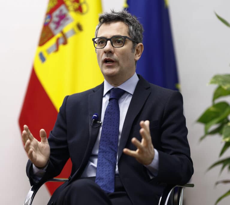 Bolaños llama al PP para eliminar el término 'disminuido' de la Constitución