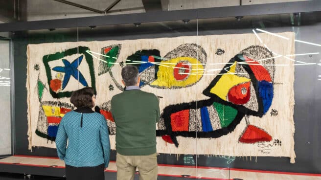 Llega al CaixaForum Madrid el tapiz que Joan Miró hizo para la entidad