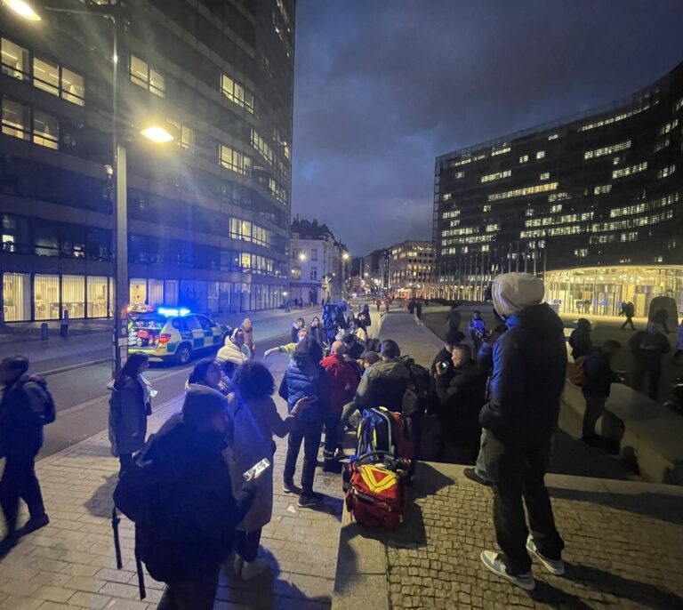 Detienen a un hombre en Bruselas tras apuñalar a un joven en el metro