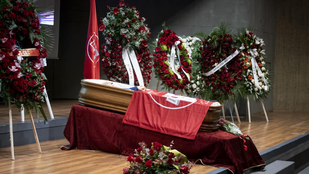 Capilla ardiente de Nicolás Redondo en la sede de UGT.