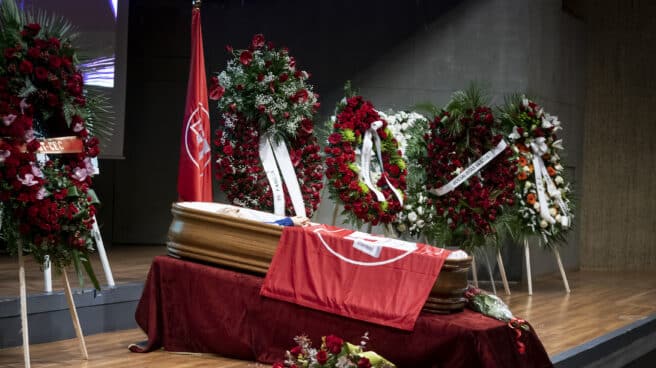 Capilla ardiente de Nicolás Redondo en la sede de UGT. Capilla ardiente de Nicolás Redondo en la sede de UGT.