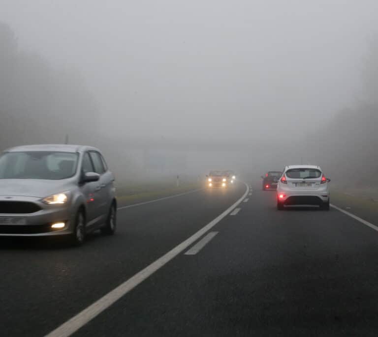 Cuidado en la carretera: diez provincias estarán este miércoles en alerta por nieblas