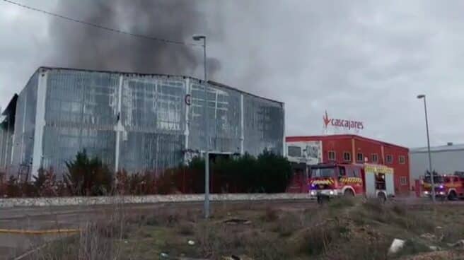Incendio en la fábrica de Cascajares (Palencia).