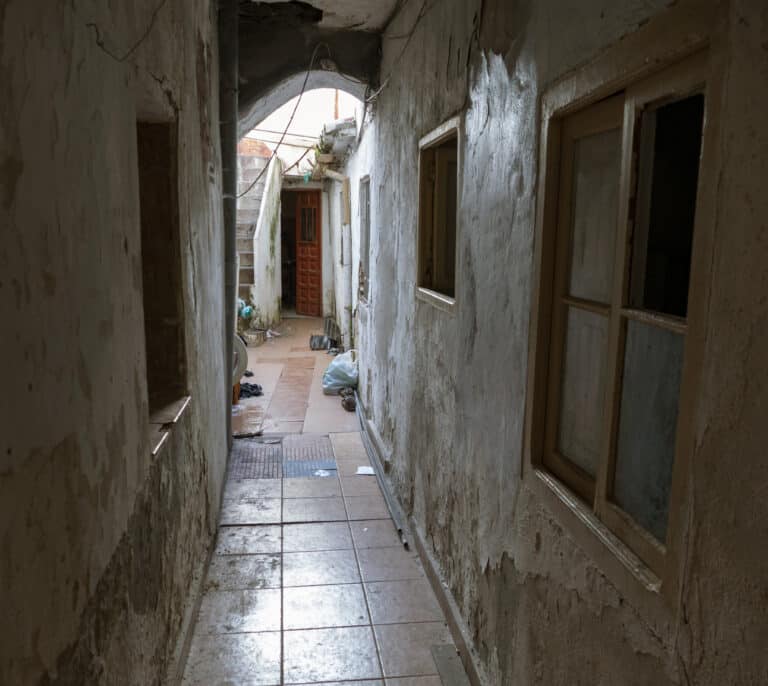 Hallan propaganda yihadista en casa del detenido de Algeciras y el juez le vincula con el salafismo