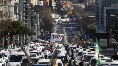 Los taxistas amenazan al Gobierno con nuevas huelgas a las puertas de la campaña por los VTC