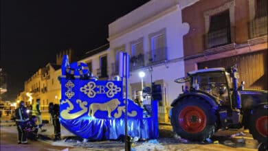 Un niño de dos años y un hombre permanecen graves tras el arrollamiento de la cabalgata de Marchena