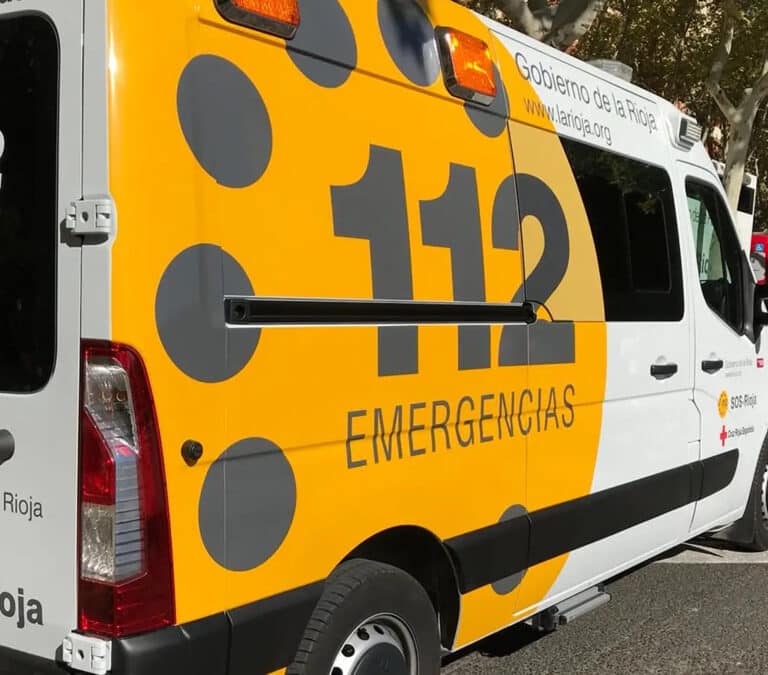 Muere un hombre de 57 años en un accidente de tráfico tras una colisión de turismo y camión