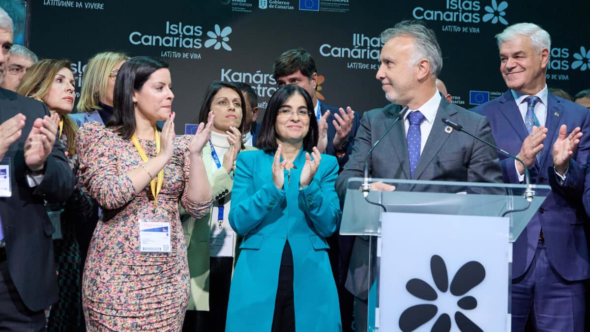 Ángel Víctor Torres, junto a Carolina Darias en el stand de las Islas Canarias en Fitur.