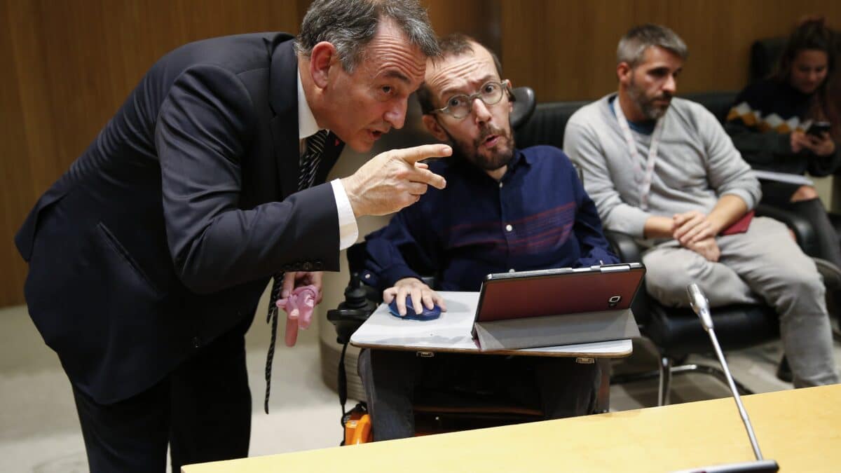 Pablo Echenique y Enrique Santiago, en el Congreso de los Diputados.