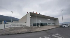 Una decena de presos de ETA inicia una huelga de hambre en las cárceles vascas