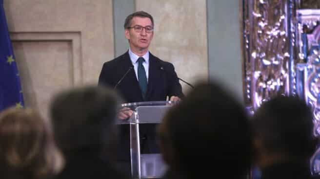 Feijóo presenta un plan de regeneración con 60 medidas contra la "erosión" institucional ante la "deriva" de Sánchez
