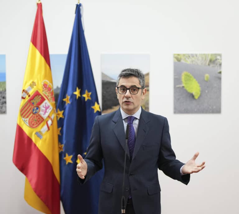 Bolaños sale tocado tras el fiasco del asalto al Constitucional