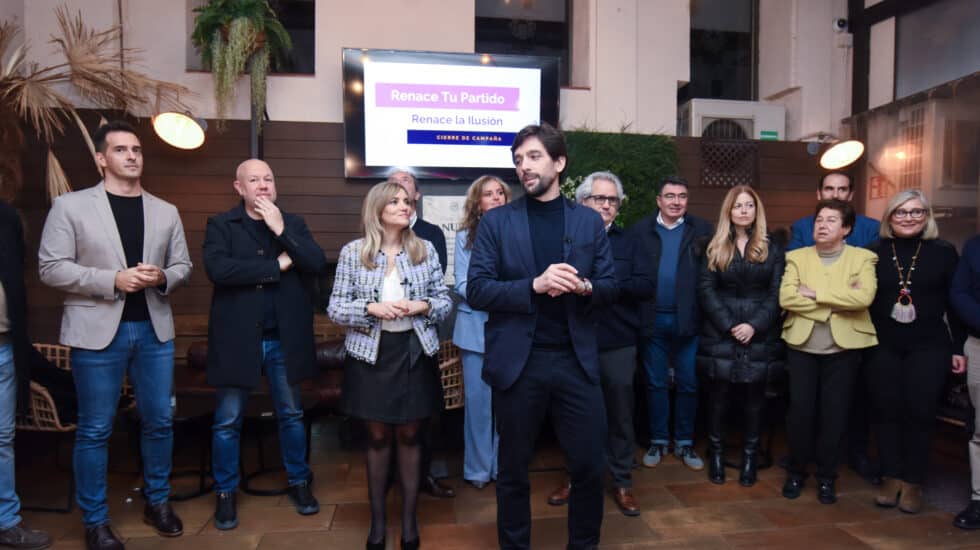 El eurodiputado Adrián Vázquez y la coordinadora balear Patricia Guasp, en el cierre de campaña de las primarias del partido, en Madrid