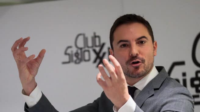 El líder del PSOE en la Comunidad de Madrid, Juan Lobato, en el Club Siglo XXI.