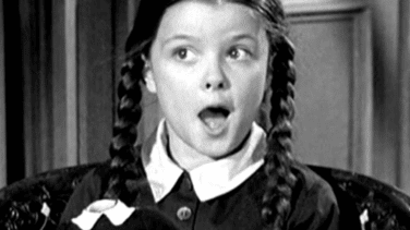 Muere la actriz original de Miércoles Addams a los 64 años