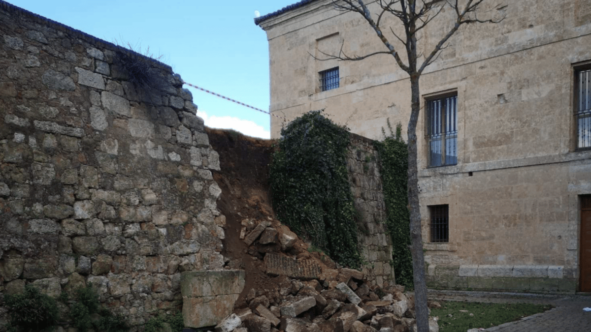 Se derrumba una parte de la muralla medieval de Ciudad Rodrigo