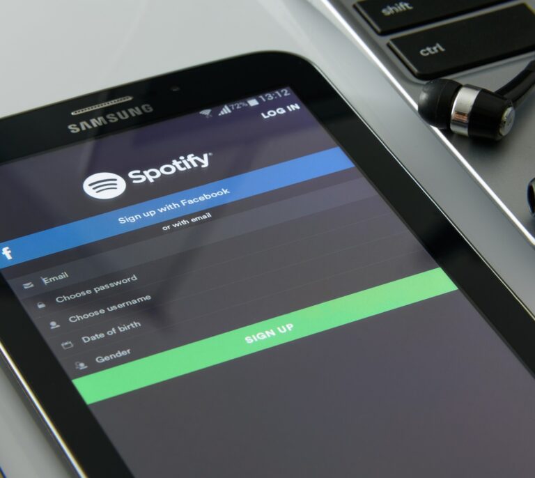 Spotify se suma a la ola de despidos de las tecnológicas y recortará el 6% de su plantilla