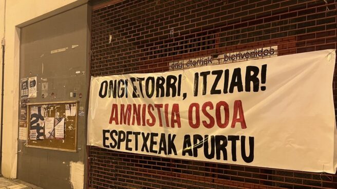 Covite denuncia la colocación de pancartas y pintadas en Bilbao para recibir a la expresa de ETA Itziar Moreno Pancartas en Bilbao como bienvenida a Itziar Moreno